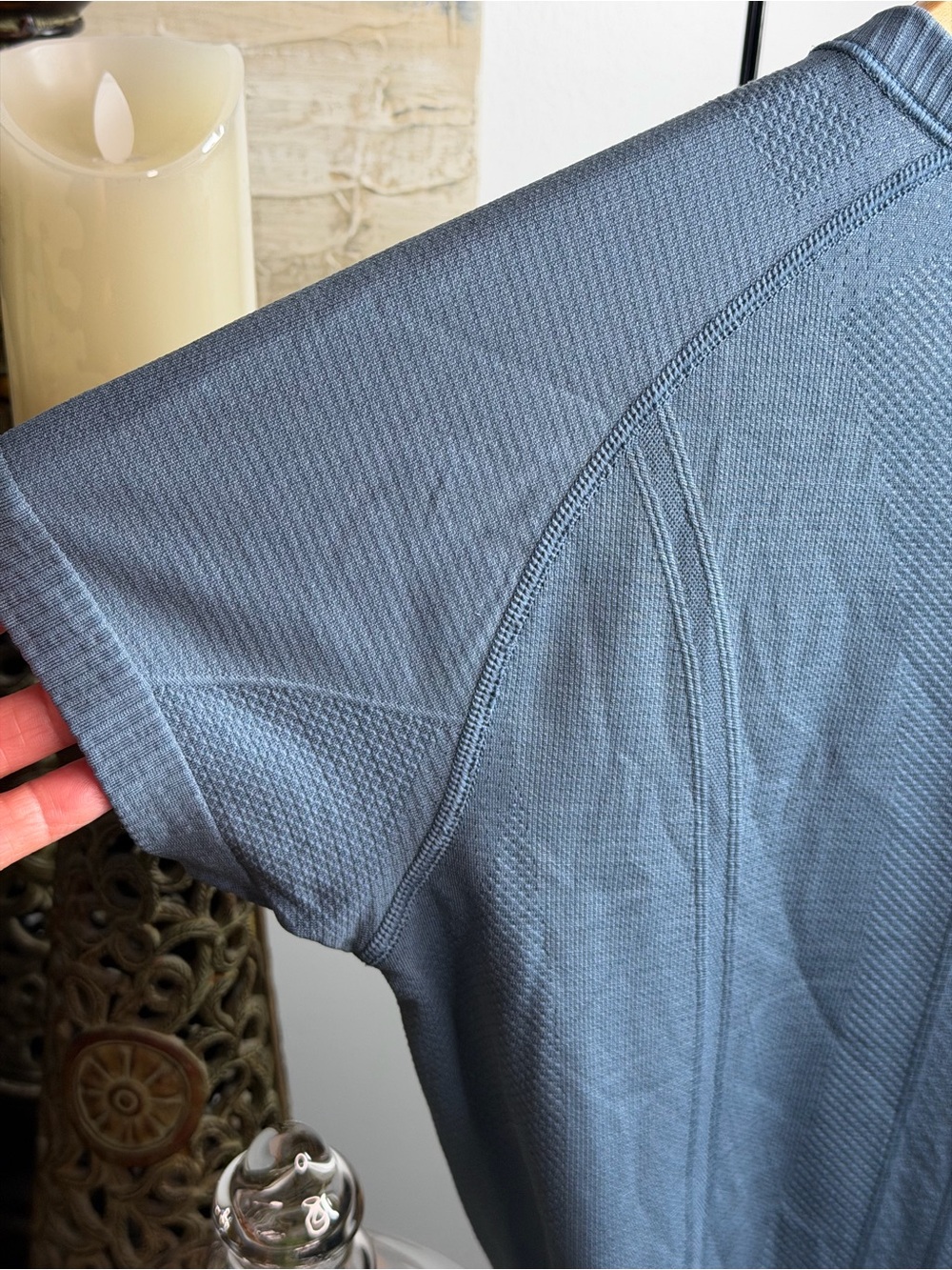 lululemon Swiftly Tech de manga corta
Talla 8, azul - Picture 5 of 6